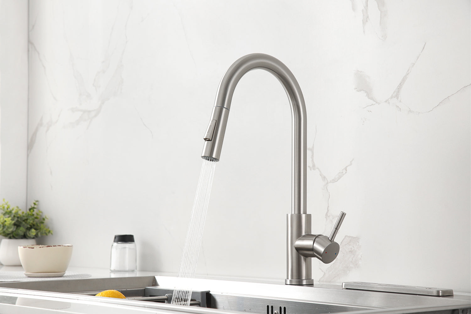 Single Handle Deck Mounted High Arc Pull Out Stainless Steel Kitchen Faucet