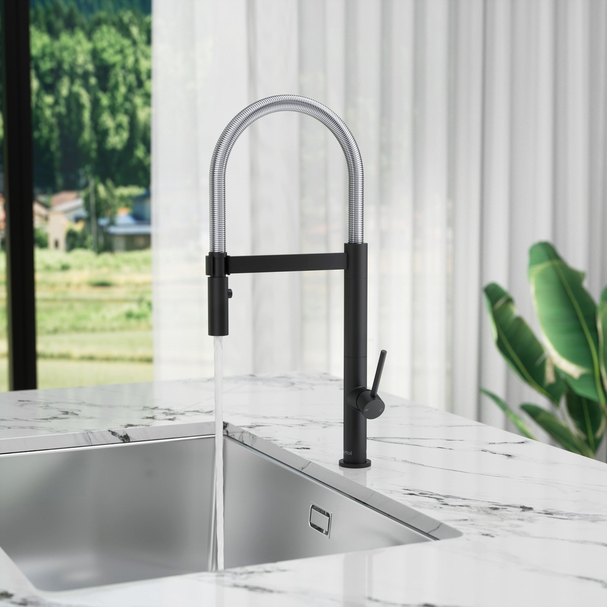 Single Handle Deck Mounted High Arc Pull Down Brass Kitchen Faucet