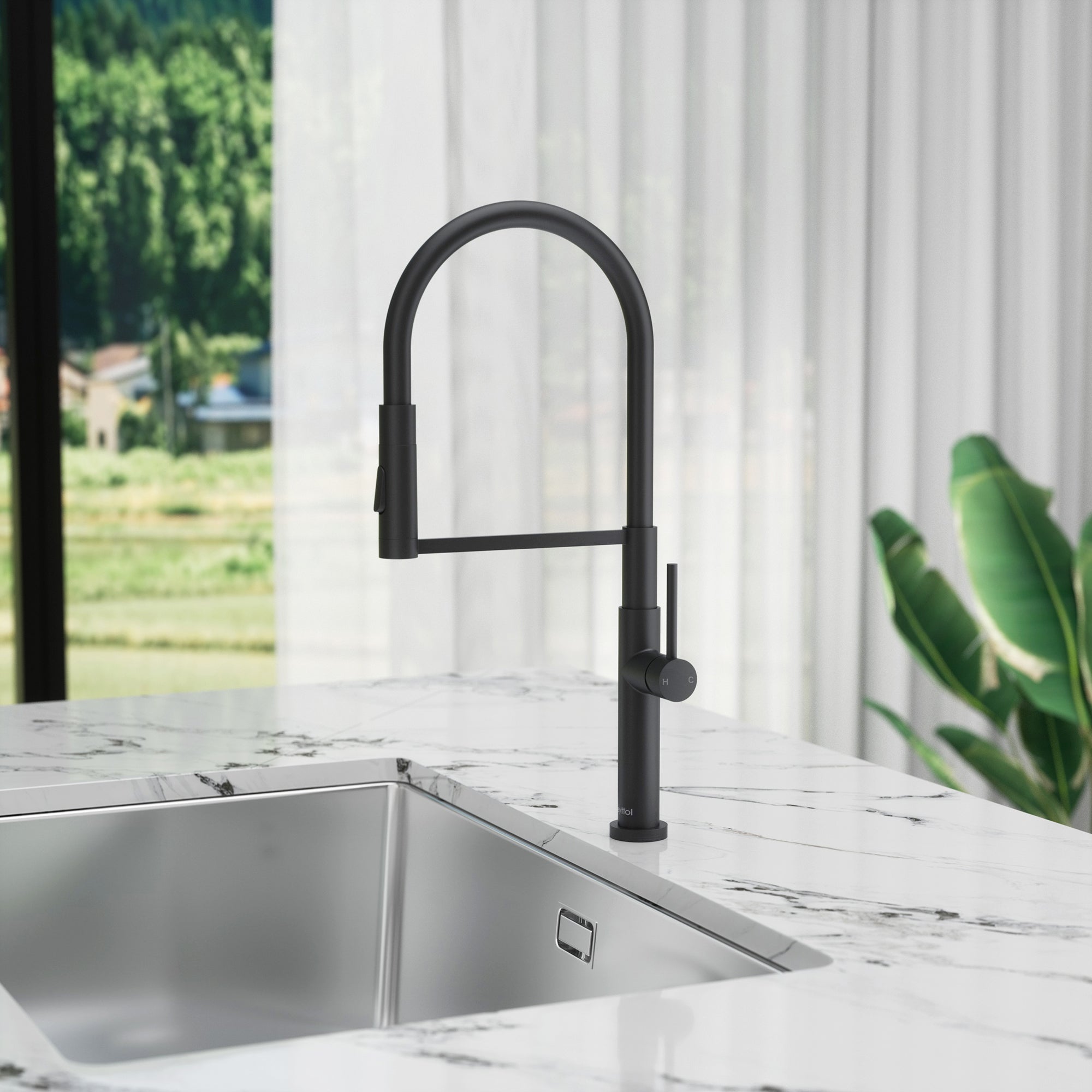 Single Handle Deck Mounted High Arc Pull Down Brass Kitchen Faucet