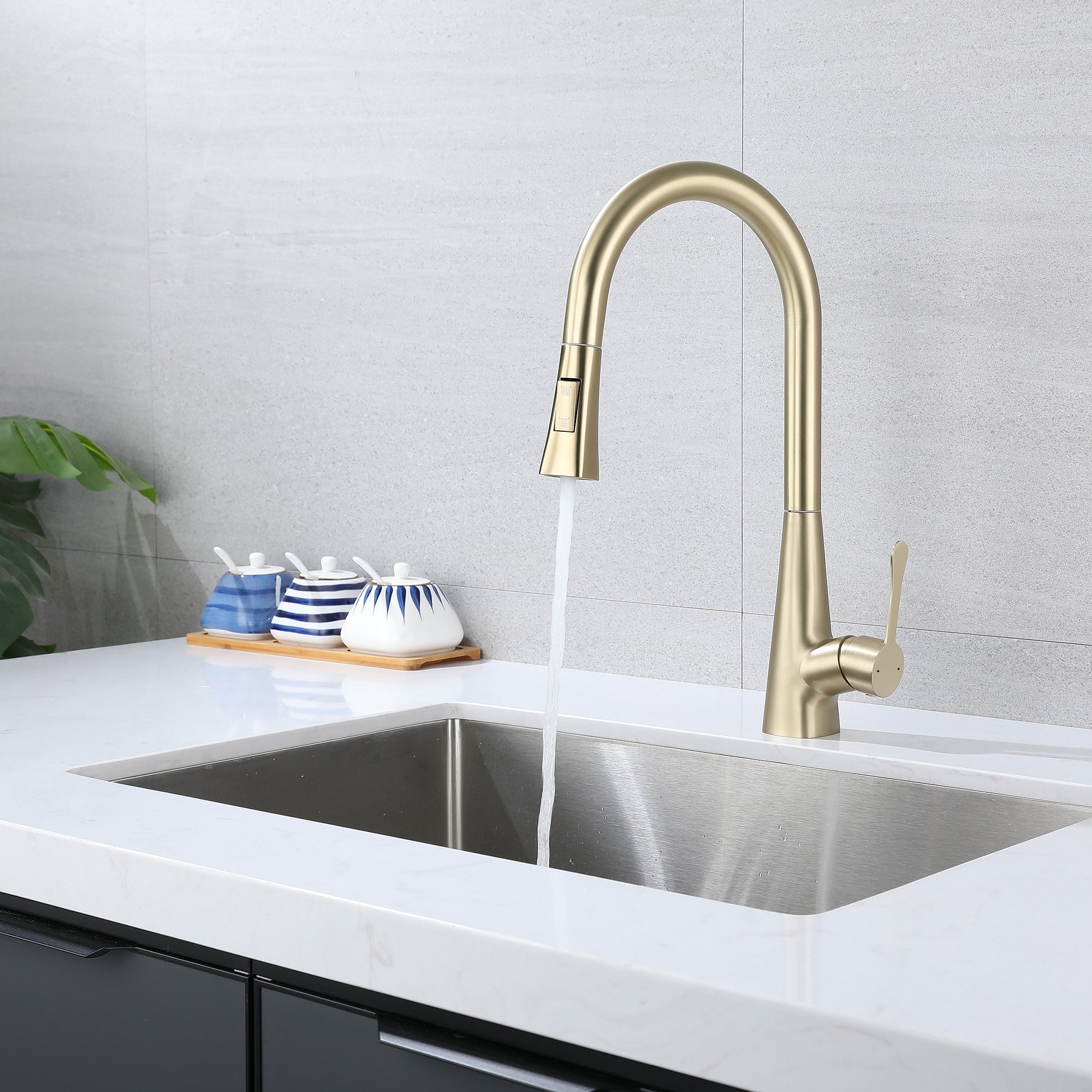 Single Handle Deck Mounted High Arc Pull Down Brass Kitchen Faucet(610)