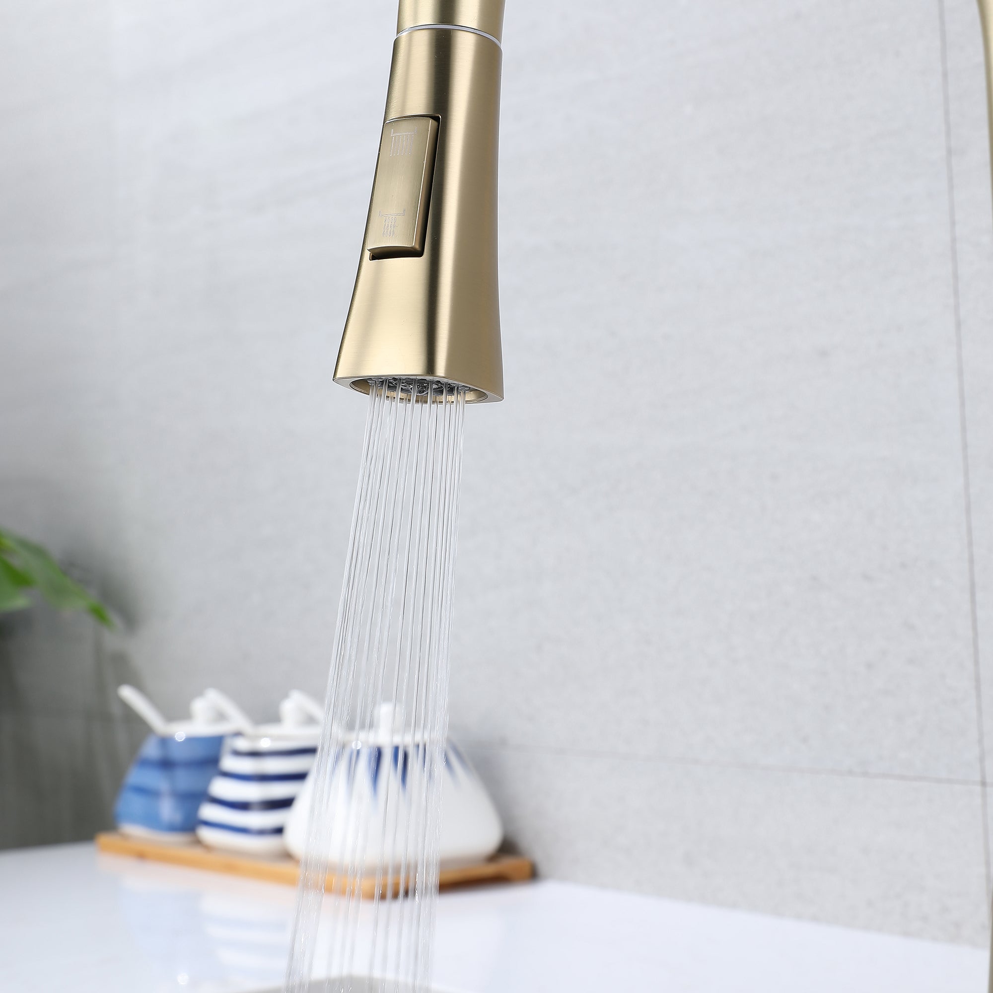 Single Handle Deck Mounted High Arc Pull Down Brass Kitchen Faucet(610)