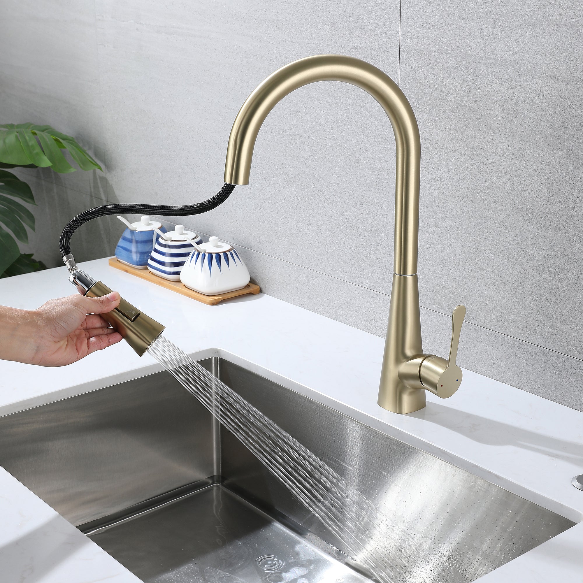 Single Handle Deck Mounted High Arc Pull Down Brass Kitchen Faucet(610)