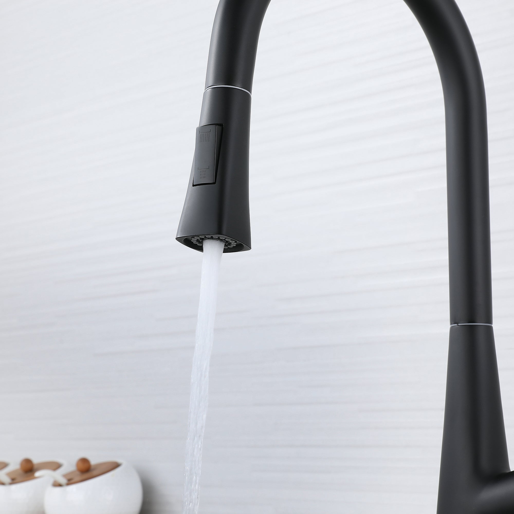 Single Handle Deck Mounted High Arc Pull Down Brass Kitchen Faucet(610)
