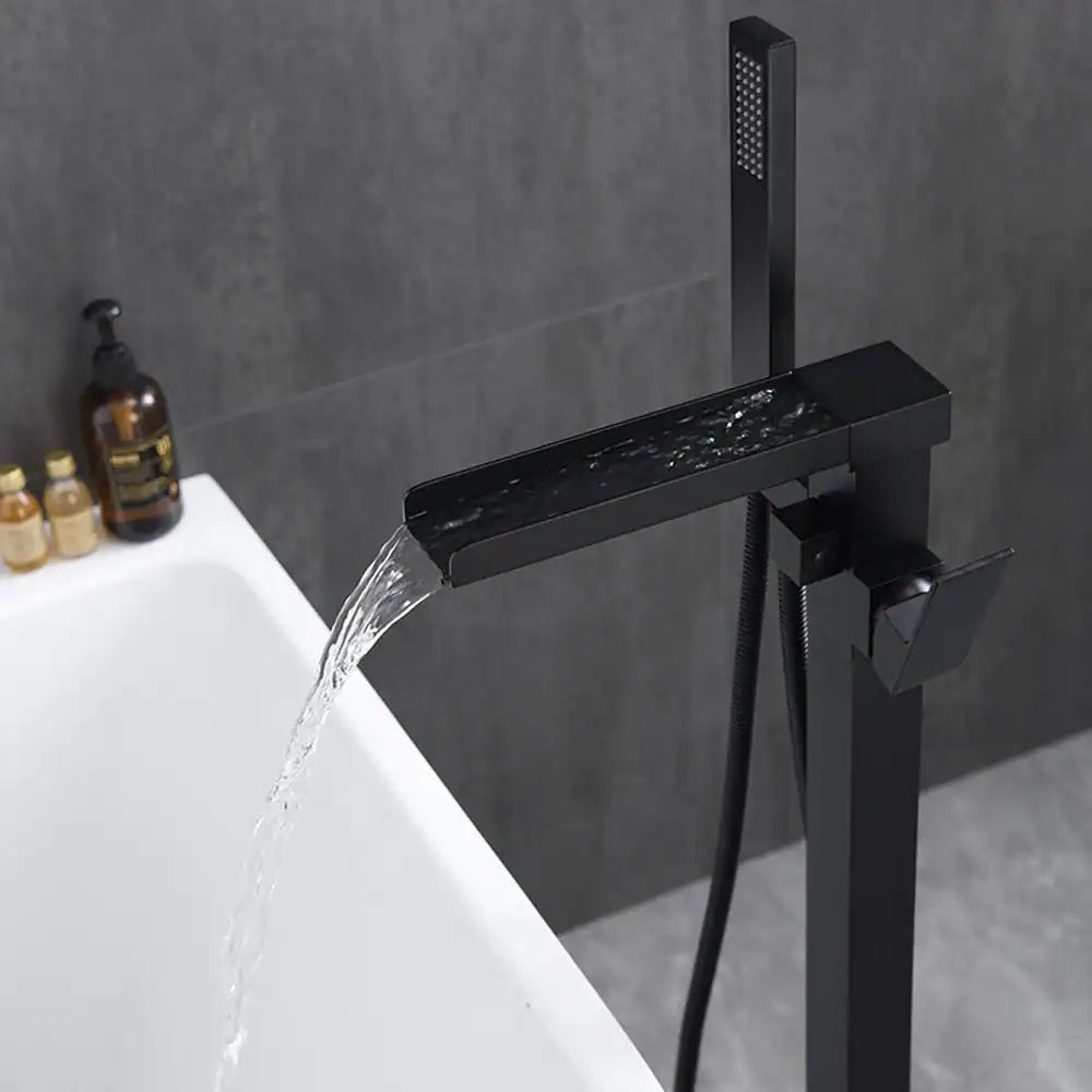 Single Handle Single Hole Bathroom Faucet in Matte Black