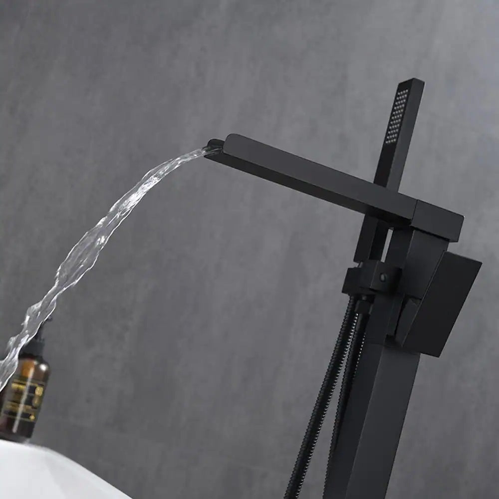 Single Handle Single Hole Bathroom Faucet in Matte Black