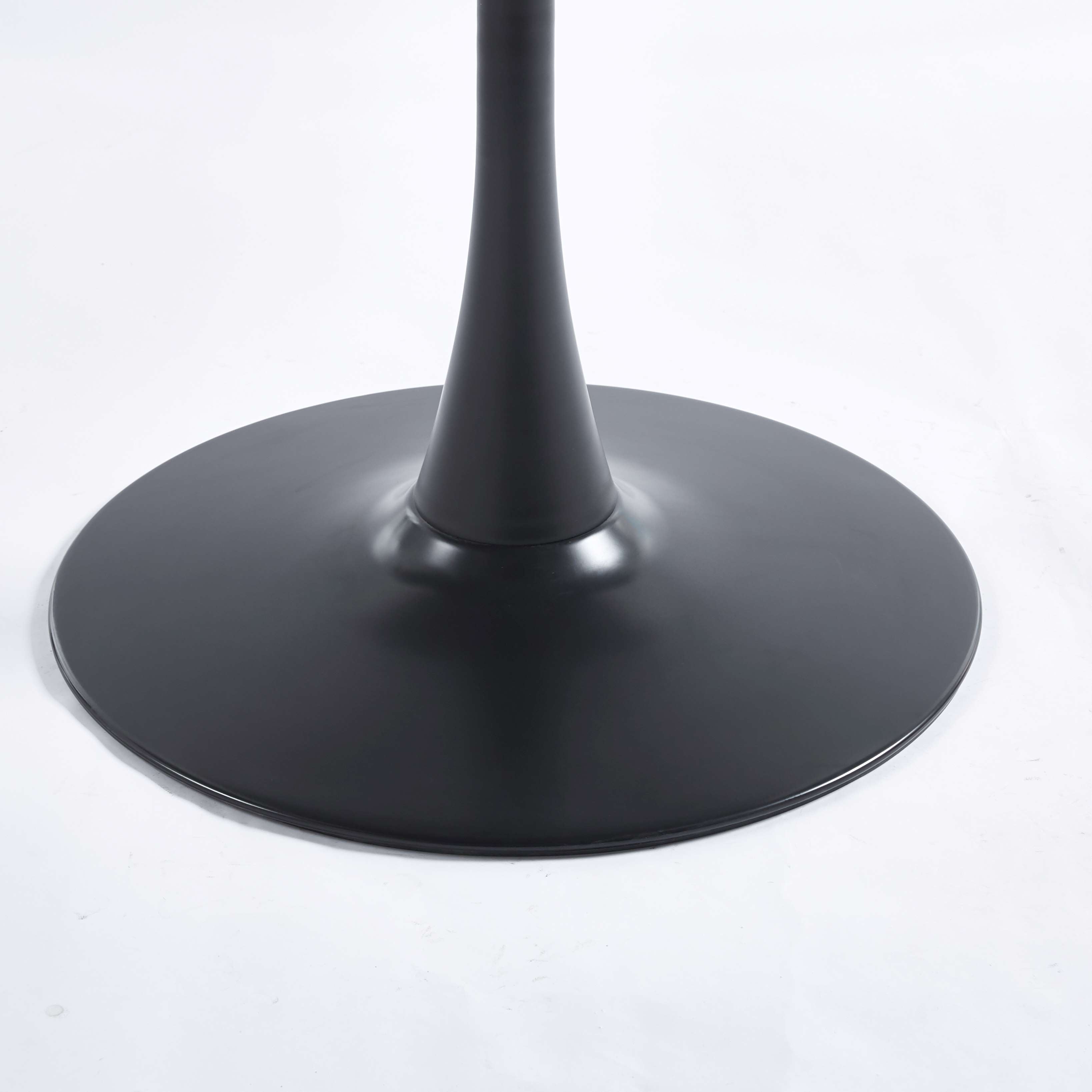 Stylish Mid-Century Style, 31.5" Black and Walnut Tulip Table