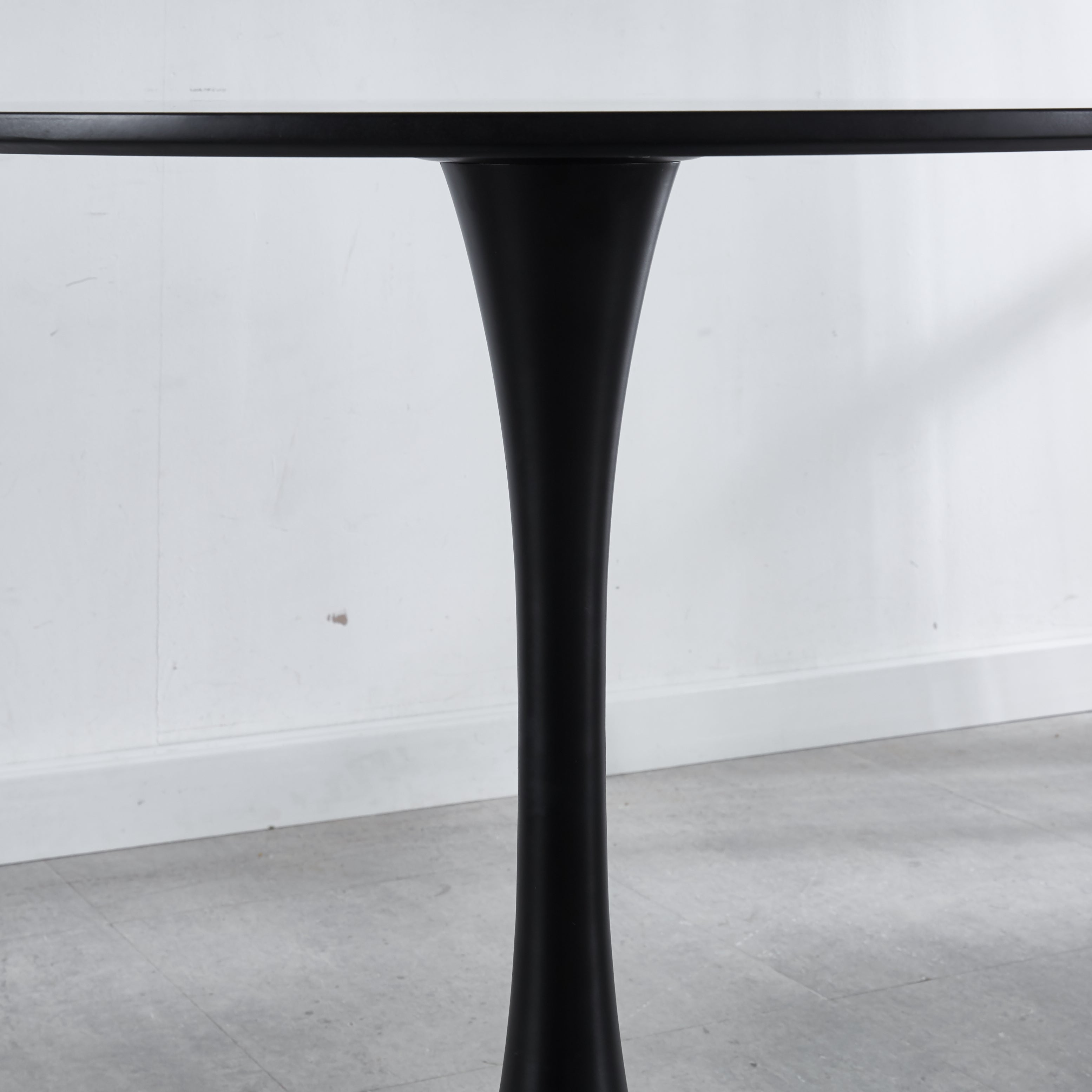 42.1" Dining Table, Simple And Elegant in Classic Medieval Style, Suitable for 4-6 People