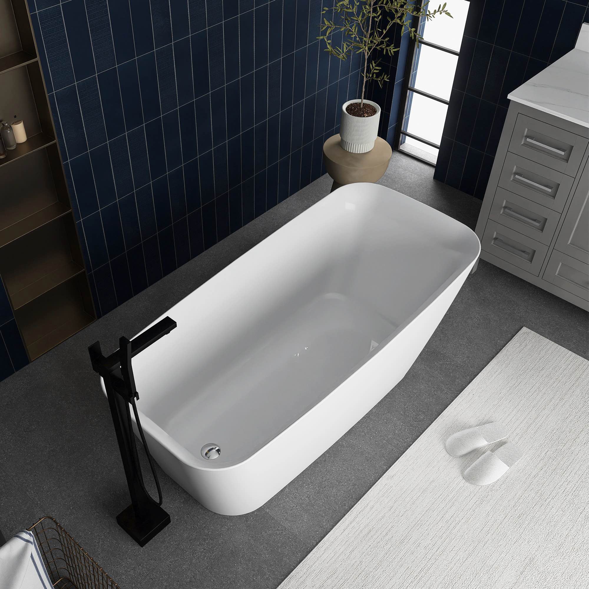 Soaking Bathtub with Reversible Drain in Glossy White