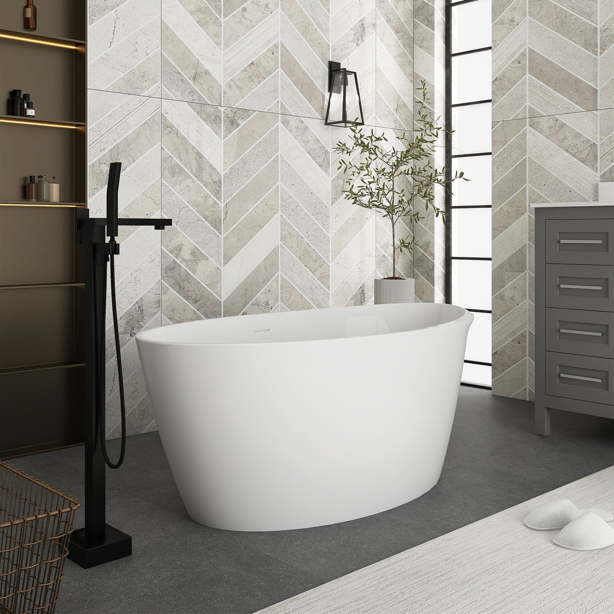 Soaking Bathtub with Reversible Drain in Glossy White