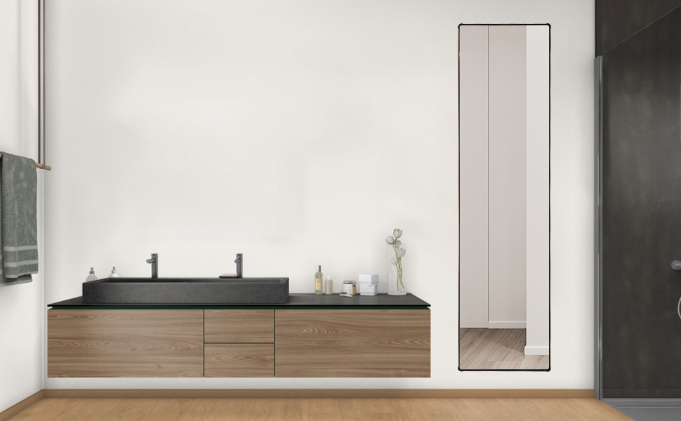 Rectangular Framed Freestanding Mirror in Black.