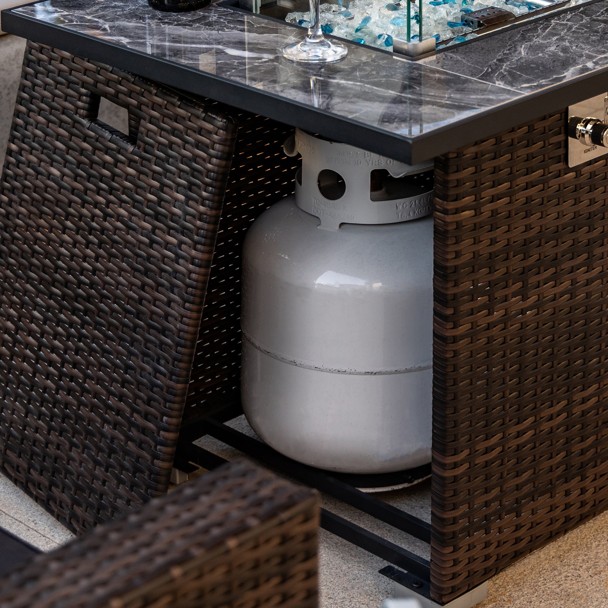Square Ceramic Tile Tabletop Outdoor Fire Pit Table with Lid