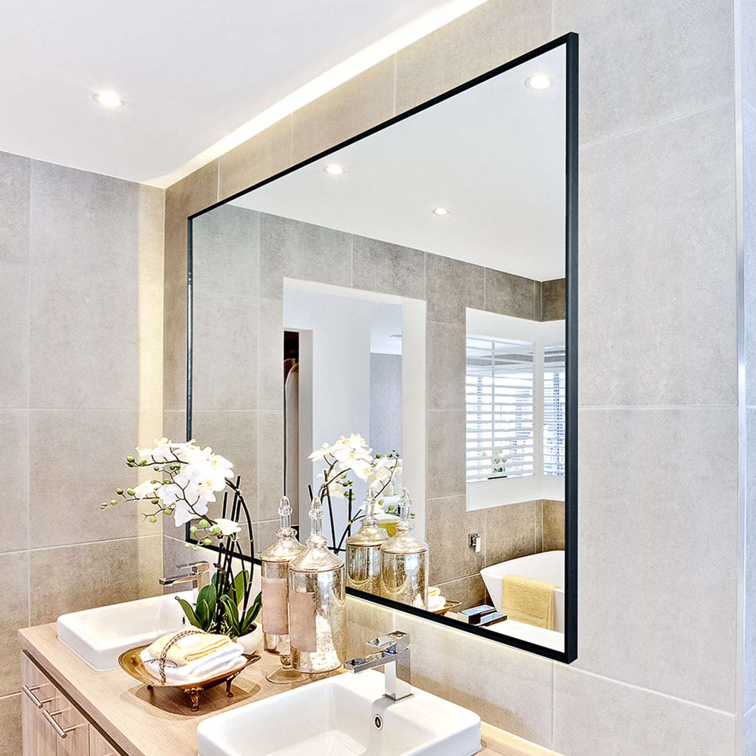 Rectangular Framed Anti-rust Wall Mounted Bathroom Mirror