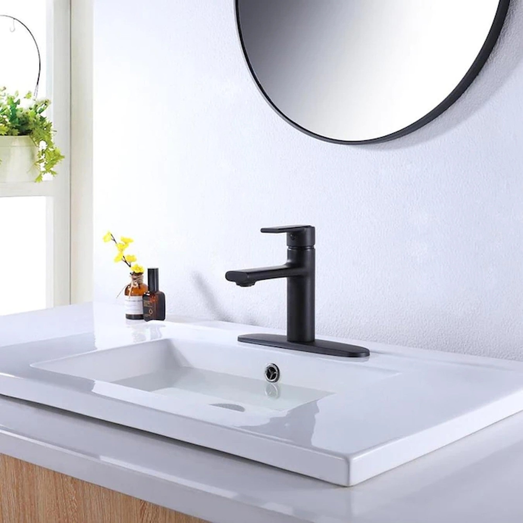 Single Handle Deck Mounted Bathroom Faucet