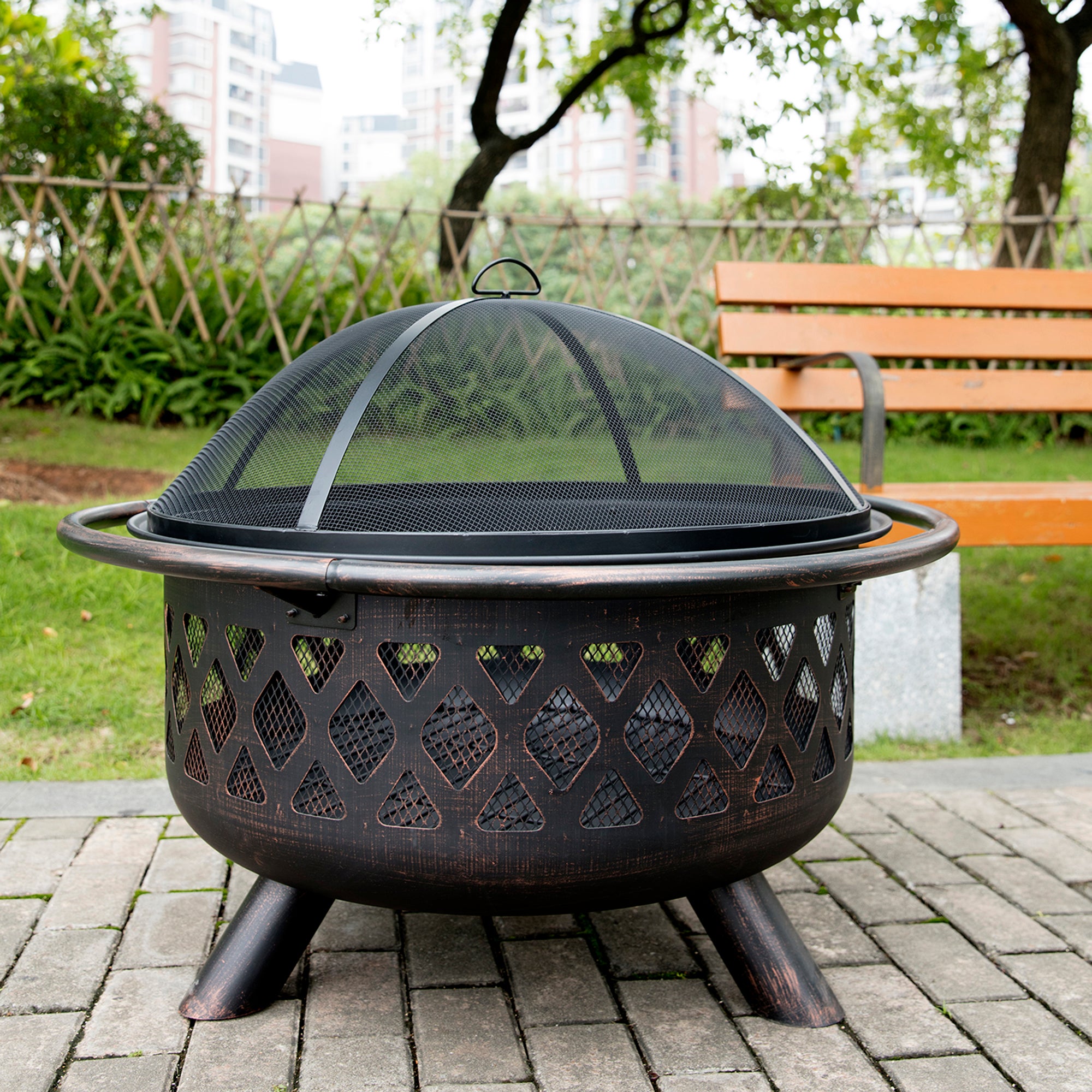 Round Iron Outdoor Fire Pit with Spark Screen