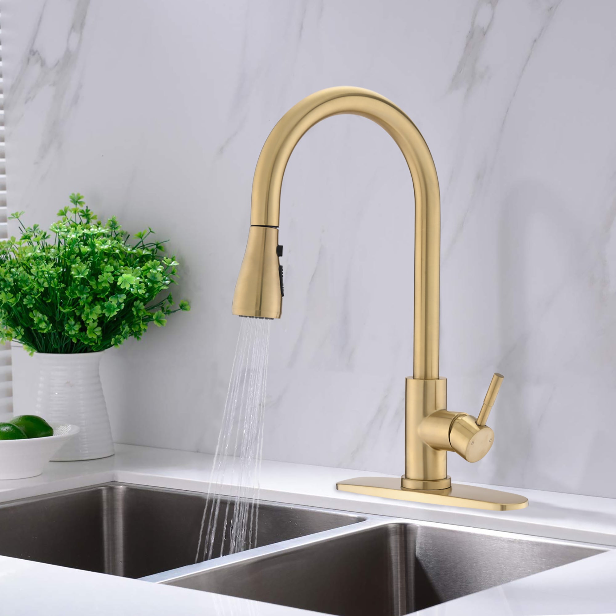 Single Handle Deck Mounted High Arc Pull Down Kitchen Faucet with Sprayer