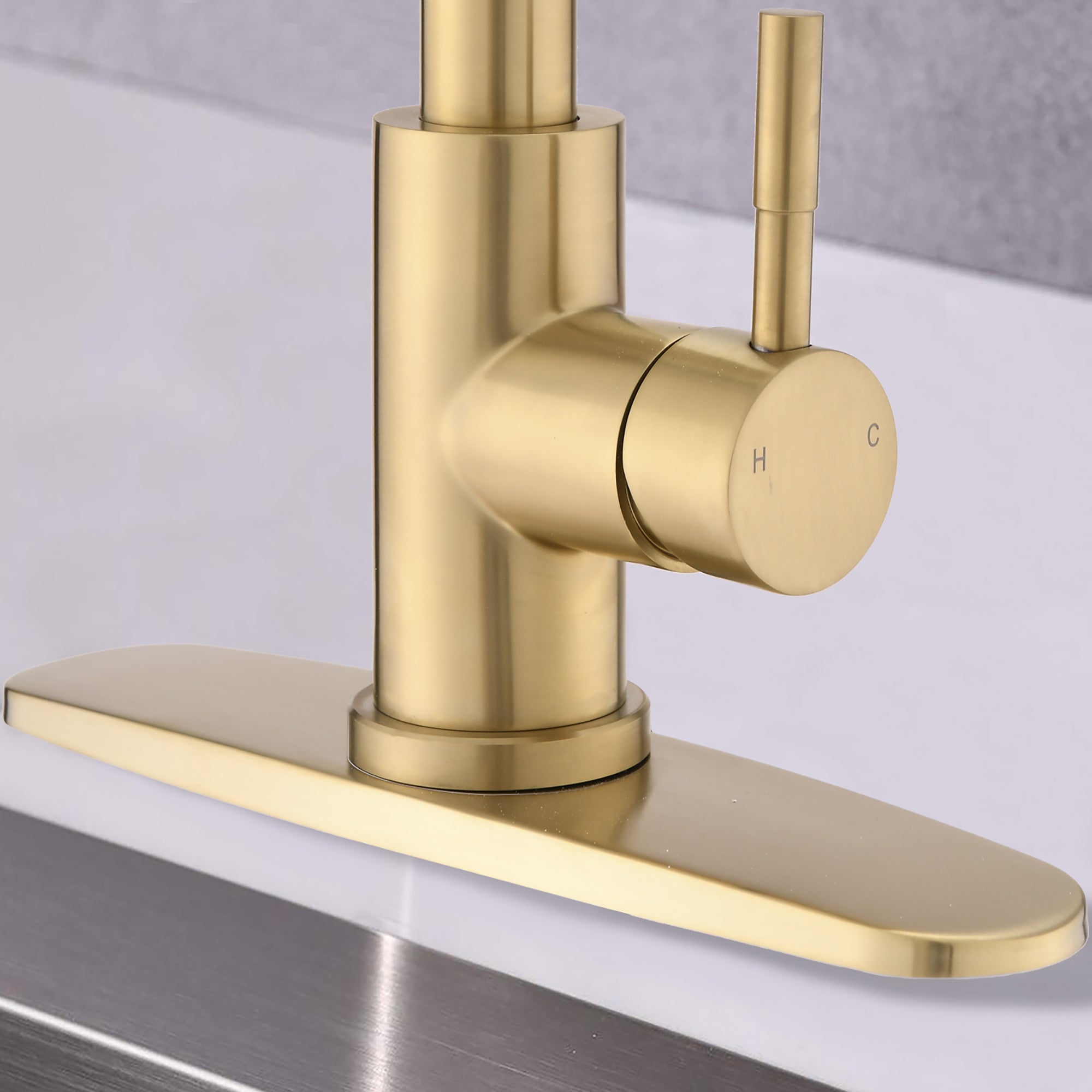 Single Handle Deck Mounted High Arc Pull Down Kitchen Faucet with Sprayer