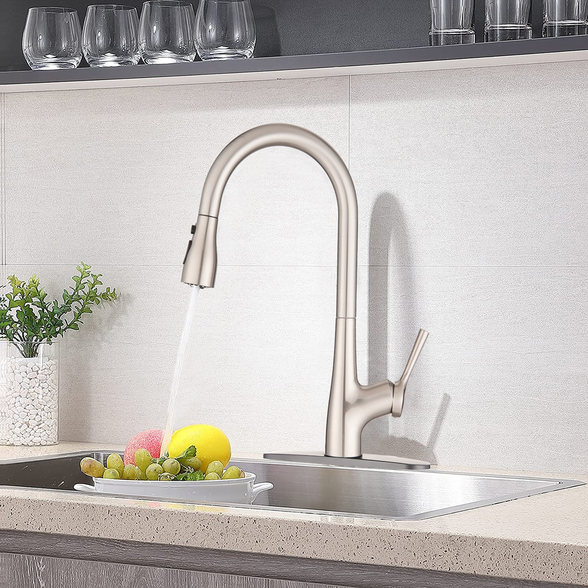 Single Handle Deck Mounted Pull Down Kitchen Faucet