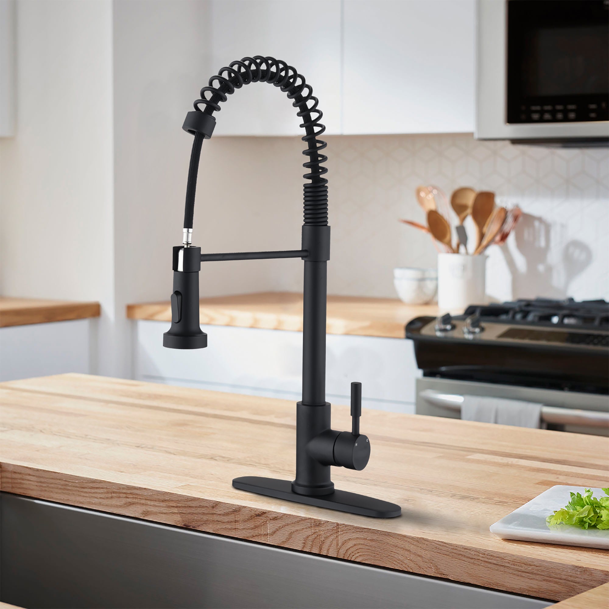 Single Handle Deck Mounted Spring Neck Kitchen Faucet with Pull Down Sprayer