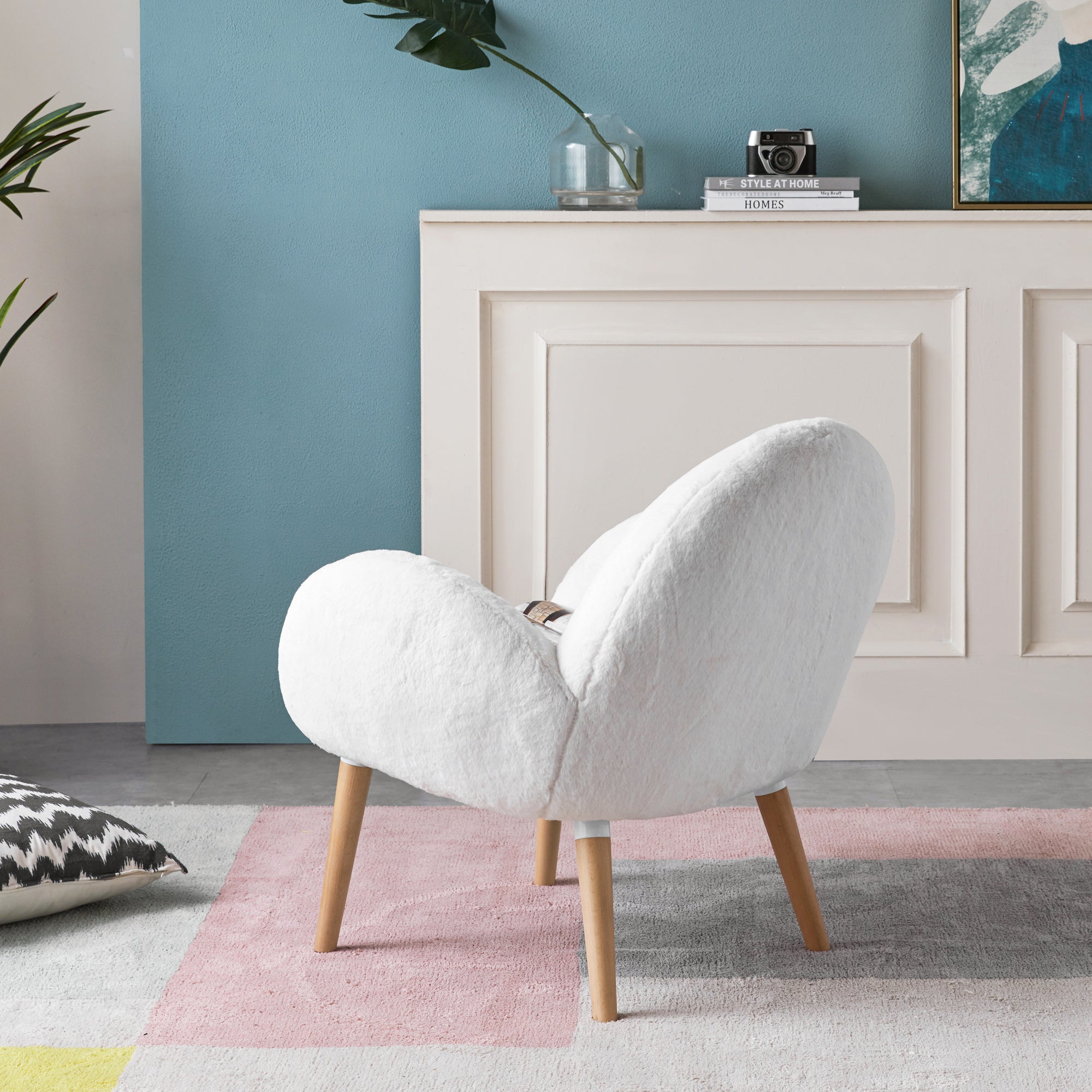 Solid Wood Frame Imitation Lamb Fabric Accent Chair for Living Room