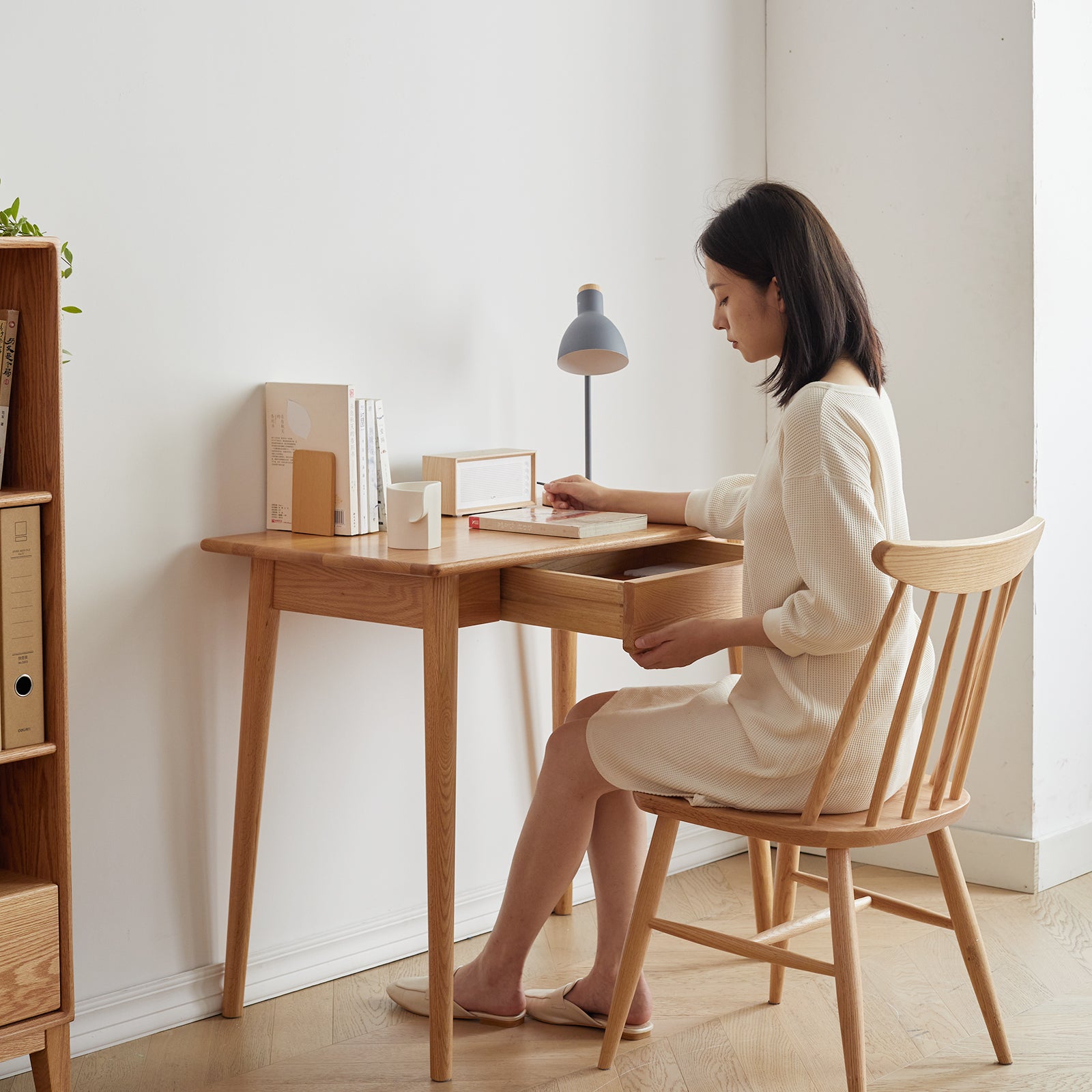 32 inches Solid Wood Work Desk Dressing Table with Drawer