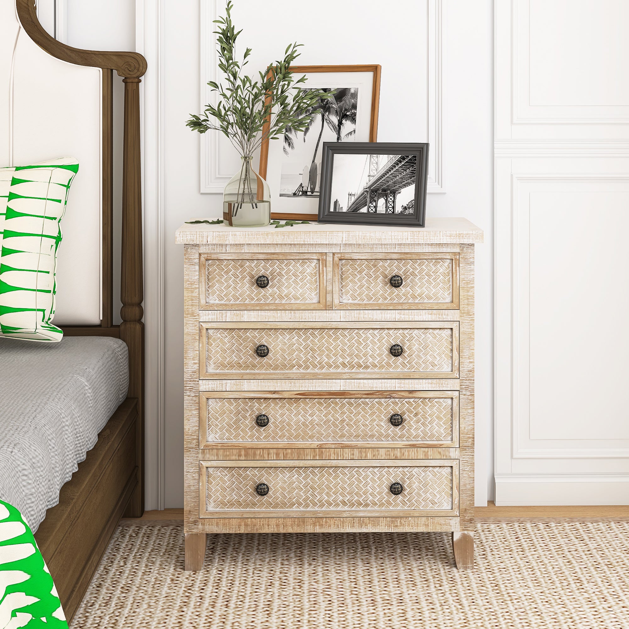 5 Drawer 29.5'' W Solid Wood Chest
