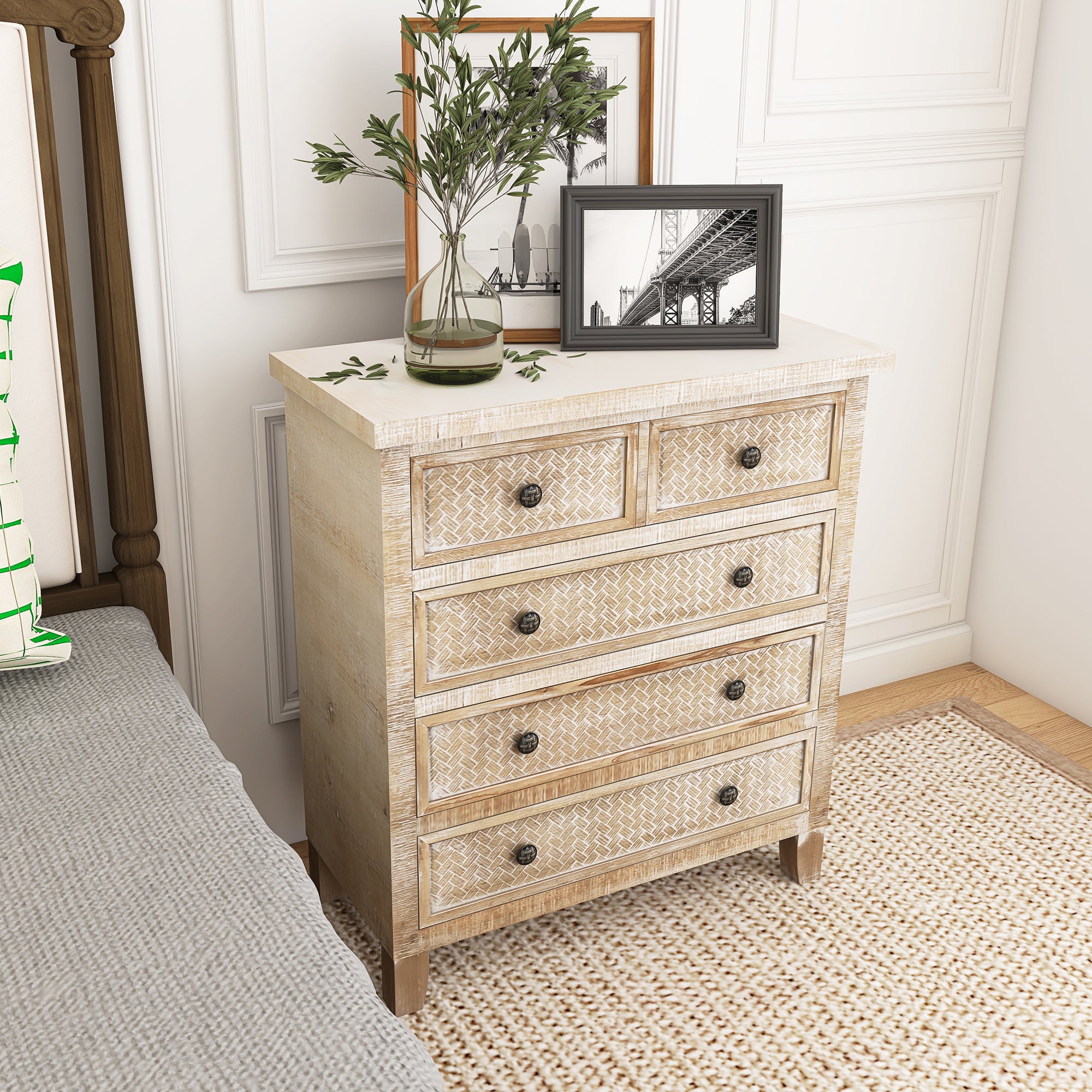 5 Drawer 29.5'' W Solid Wood Chest